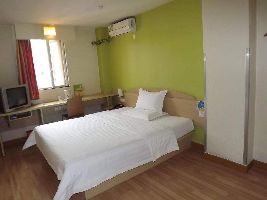 7 Days Inn Shanghai Minhang Dongchuan Road Jiaotong University Zewnętrze zdjęcie