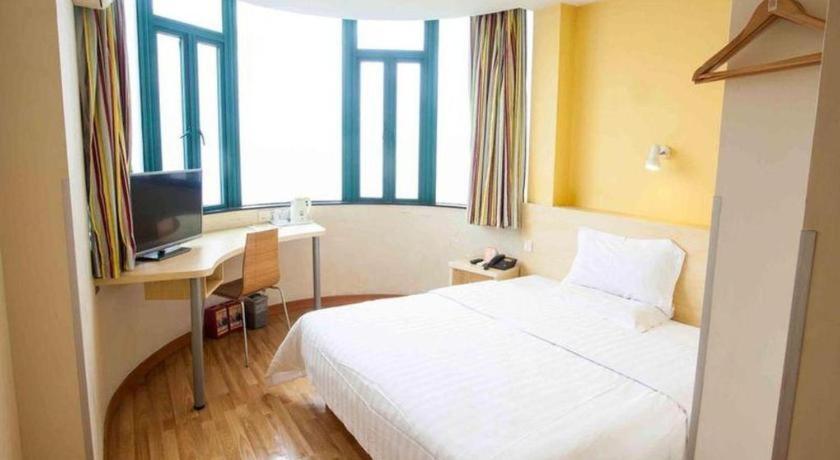 7 Days Inn Shanghai Minhang Dongchuan Road Jiaotong University Zewnętrze zdjęcie